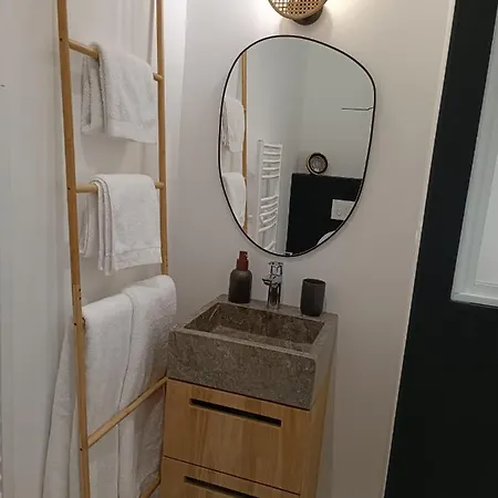 Maison Bailly Alojamento de Acomodação e Pequeno-almoço Ducey-Les Cheris